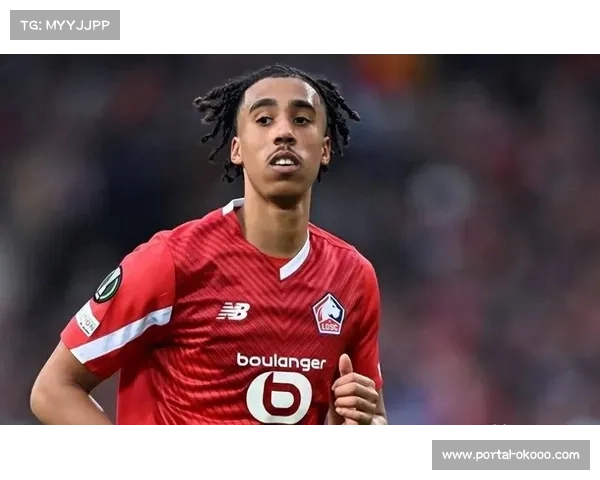 曼联后卫约罗首发亮相 上半场起伏后迅速恢复状态 曼联后卫约罗首发亮相 上半场起伏后迅速恢复状态