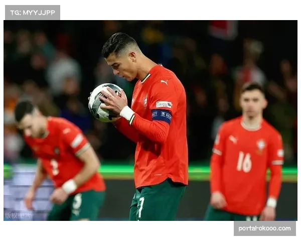 葡萄牙球迷焚烧C罗球衣，社交媒体发起“退役”话题